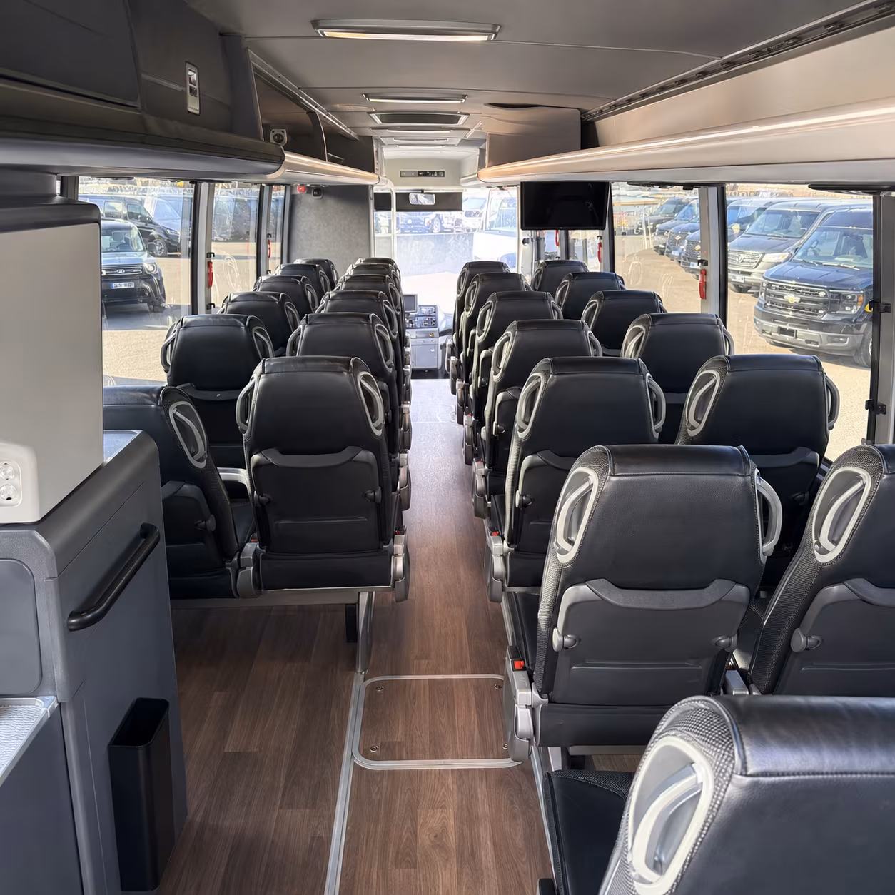 charter bus pickup and drop off at kansas city international airport mci